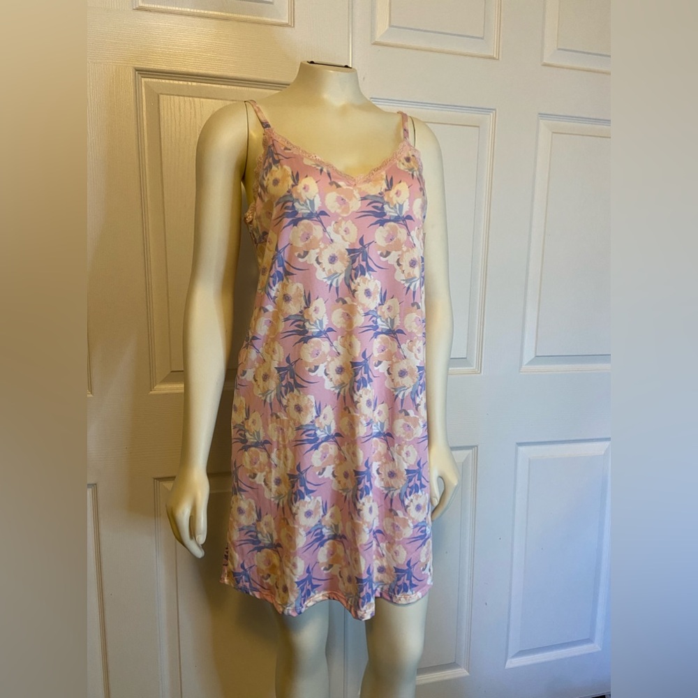 JESSICA SIMPSON women’s night gown